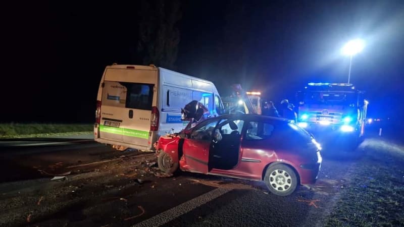 Děsivé detaily nehody u Plzně: Policie ji šetří jako pokus o vraždu. Žena vezla osmiletou dcerku