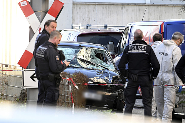 Islamista v Německu střílel na projíždějící auta, připisují mu 22 pokusů o vraždu