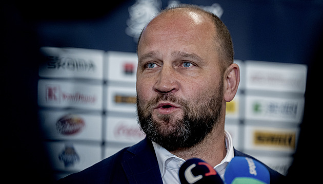 Ať trénují legendy, žádal Litvínov. Ať trénuje sám Hynek, reagoval Šlégr