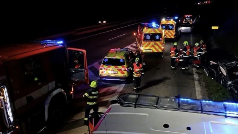 Tragické ráno na Rokycansku: Při nehodě na D5 vyhasl život. Další čtyři lidé se zranili