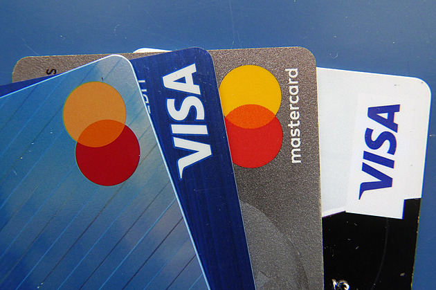 Visa a Mastercard uzavřely novou dohodu s obchodníky kvůli poplatkům