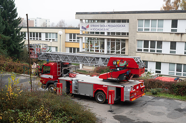 Škoda po požáru střechy školy bude v desítkách milionů, odhadl vyšetřovatel