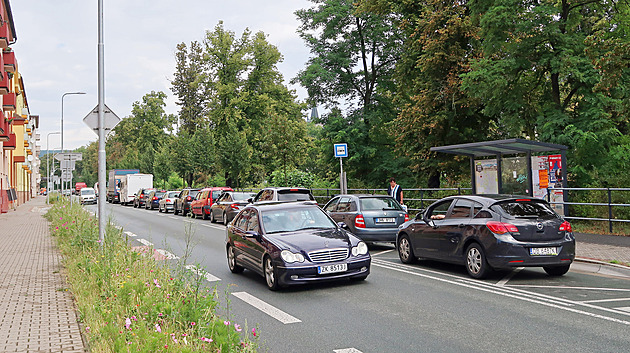 Dvůr bude v sevření dvou dálnic, mnozí nechtějí novou silnici přes sídliště