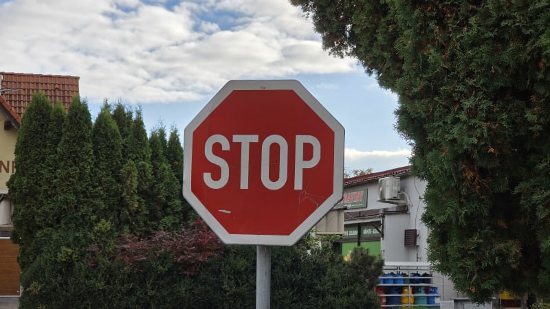 Není vždy nutné zastavit přímo u stopky. Instruktor upozornil na málo známou výjimku