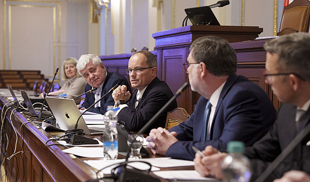 Rozpočtový výbor bude jednat o návrhu, ve kterém podle ANO chybí 95,9 miliardy