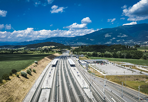 Rakousko otevřelo novou rychlotrať, zkrátí jízdní doby i českým rychlíkům