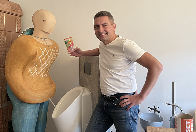 Sex a masturbace jsou důležitý faktor, říká urolog a vynálezce „čurokelímku“