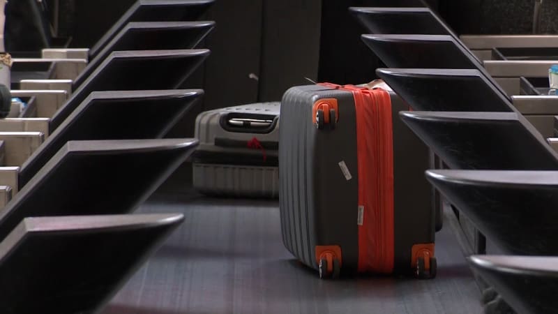 Češi naletěli podvodníkům, chytli je s kufrem plným drog. Ženě teď v cizině hrozí doživotí