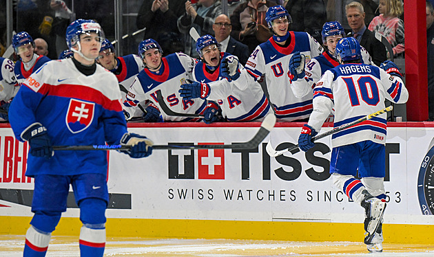Slovenští junioři svedli na MS velkou bitvu s Američany, Kanada zničila Dány
