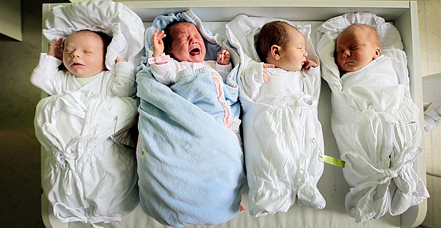 První se v roce 2026 narodil Matyáš v Plzni, stihl to sedm minut po půlnoci