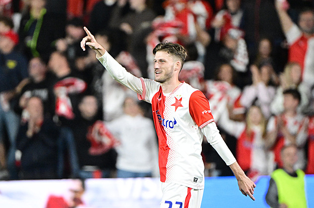 Slávisté cestují na soustředění ještě bez Juráska. Vorlický i Zmrzlý jsou na odchodu