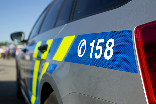 Celou čekárnu vystřílím! vykřikoval muž v nemocnici. Policie jej zajistila