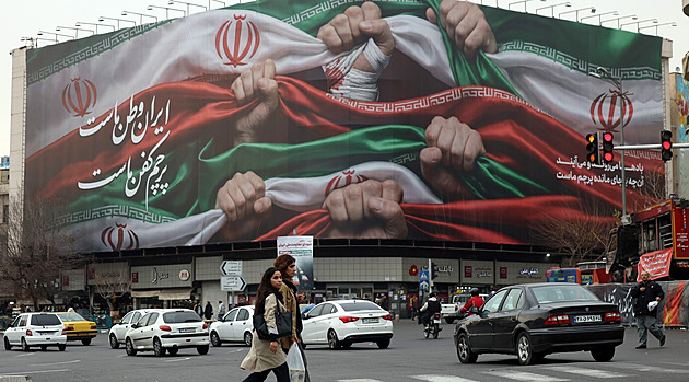 Írán viní USA a Izrael ze smrti civilistů. Trump prý jen hledá záminku k intervenci