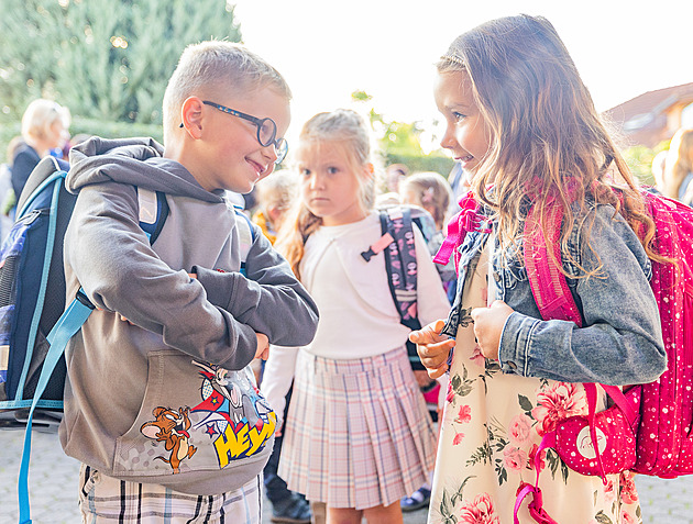 Školní rok 2026/2027: kdy začíná, kdy jsou prázdniny a kolik dnů mají děti volno