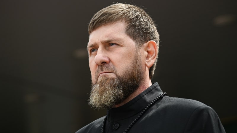 Kadyrov se vysmívá Ukrajincům: Nejsem v nemocnici. Detaily videa však spekulace přiživily