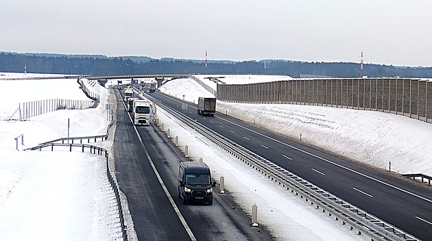 Dálnice D35 přinesla i vzdáleným obcím klid, pumpy na původním tahu osiřely