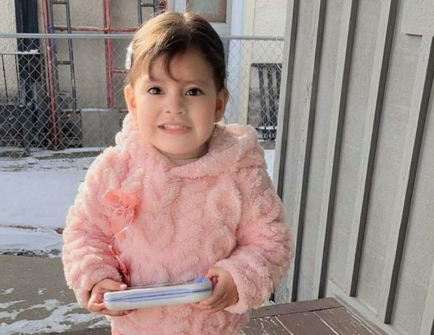 „Zvrácenost.“ Agenti ICE v Minneapolisu zadrželi další dítě, dvouletou holčičku