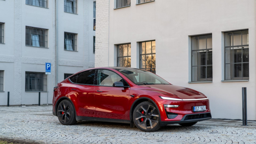 Test Tesla Model Y Performance: rychle a zběsile s rodinným SUV
