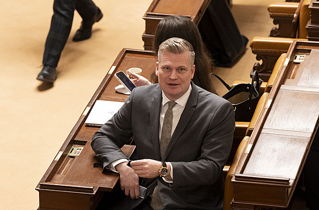 Pavel Turka nejmenuje, řekl Babiš. Hrad chce jiné jméno, Motoristé nemíní ustoupit