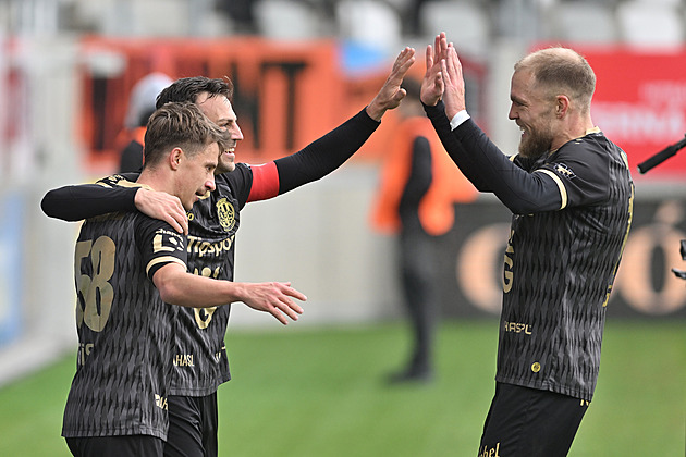 Hradec Kr. - Dukla 3:0, jasná záležitost, dva góly dal Darida. Hosté zůstávají poslední