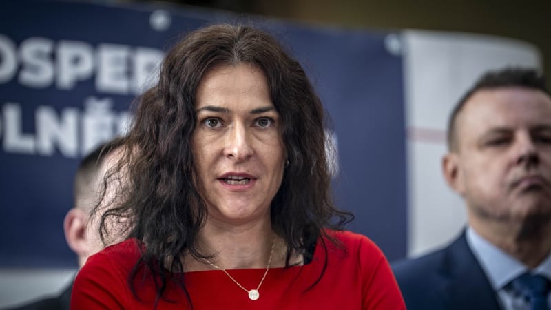 Komplikace pro Šichtařovou: Rezignační dopis nesplňuje zákonné podmínky, říká Válková