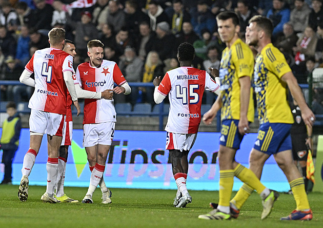 Zlín - Slavia 1:3, domácí udeřili až v závěru, hosty nasměrovali k výhře tři střelci