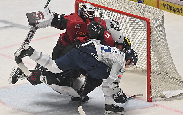 ONLINE: Sparta vyhrála v Plzni, Kometa v prvním čtvrtfinále snižuje s Pardubicemi