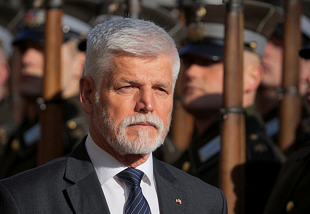 Prezident přijme trojici ministrů, představí mu kandidáty na generály