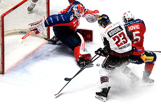 ONLINE: Pardubice - Sparta 1:0. Domácí drží těsný náskok, Kelemen trefuje tyč