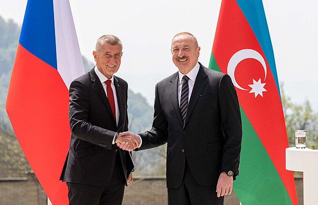 Babiš v Ázerbájdžánu: Česko stojí ve frontě na plyn, pro Baku jsme prioritní partner