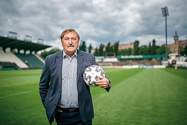 Špílmachři jsou podpultové zboží. Panenka o minusech dnešní ligy, kníru i synovi