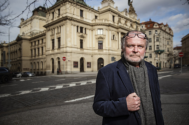 Jakmile se dostanete doktorům do rukou, už vás jen tak nepustí, říká Igor Bareš