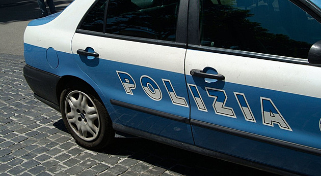 Italští policisté prodávali informace o celebritách. Mohli si přijít na miliony eur