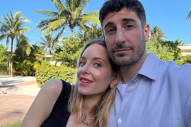 Po 18 letech je konec. Hvězda Prciček Jason Biggs se rozvádí s manželkou