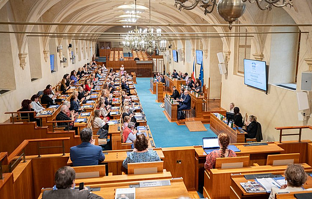 Volby 2026: kdy budou, jak se v nich hlasuje a kde se volí do Senátu