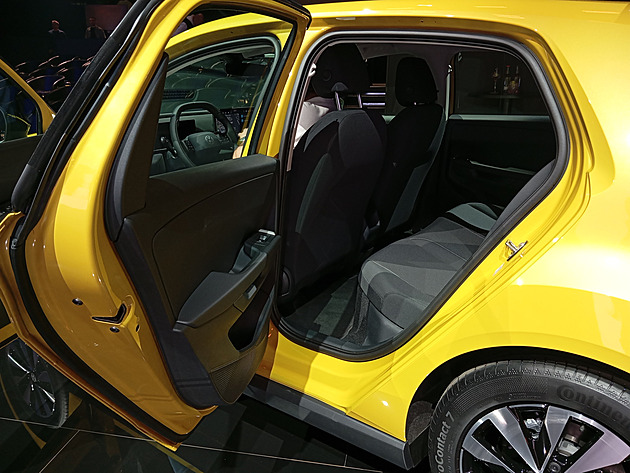 Potápěč, nebo švestka? Automobilky řeší, jak nastupujete do auta