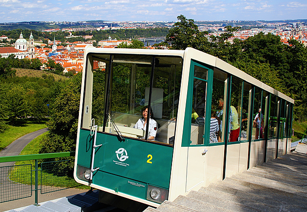 Lanovka na Petřín se rodila už čtyřikrát. Dvakrát ji „zabily“ deště