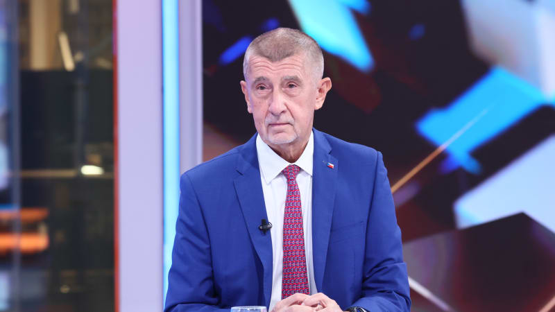 Nejen kratom, Babiš chce řešit i alkohol a cigarety. Kouřil jsem krabičku denně, přiznal