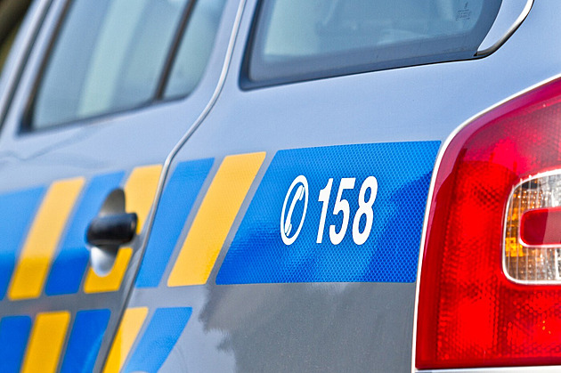 Dramatická noc v obci na Valašsku. Jeden zraněný, podezřelého zadržela policie