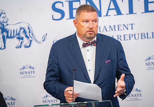 Zdraví lidí se obětuje pro úspory developerů, vytkl senátor stavebnímu zákonu