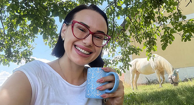Roky jsem byla jen nástrojem pro druhé, říká česká domina a playmate Angel Wicky