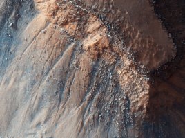 Mysleli jsme, že Mars má jednoduchou geologii. Nová data tento obraz narušují